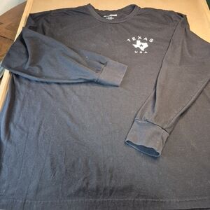 Men's Black Long-Sleeve Texas Graphic Crewneck Shirt
